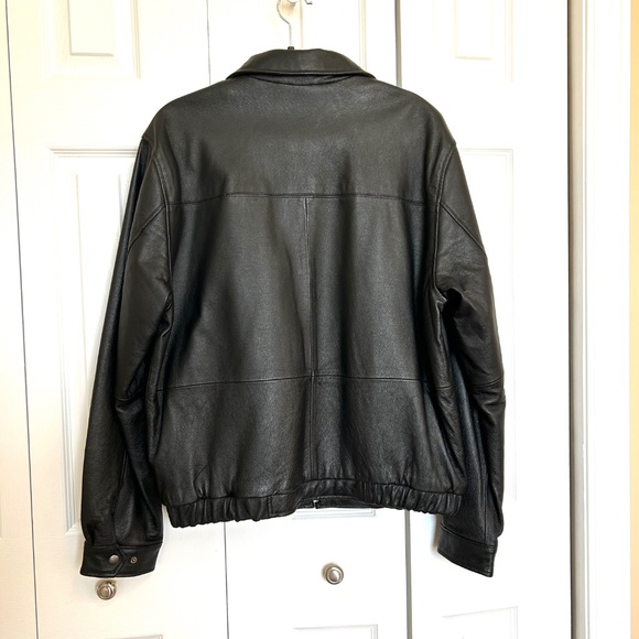 Like New CroftandBarrow Men’s Quilt Lined Leather Bomber Jacket Black Size Med. - Picture 3 of 17